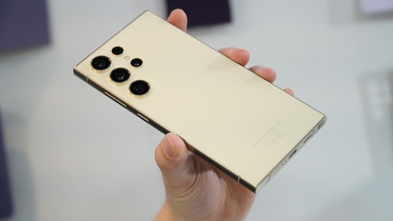 Galaxy S24 Ultra V&agrave;ng Titan