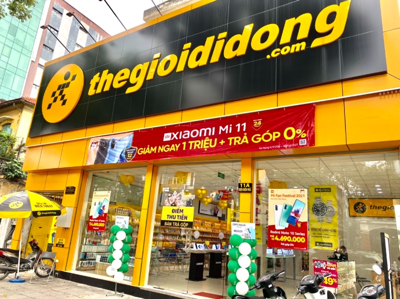 Mặt tiền cửa h&agrave;ng cần trang tr&iacute; sao cho thu h&uacute;t