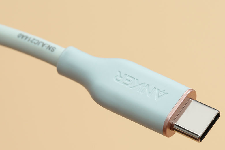 Thiết kế c&aacute;p sạc anker