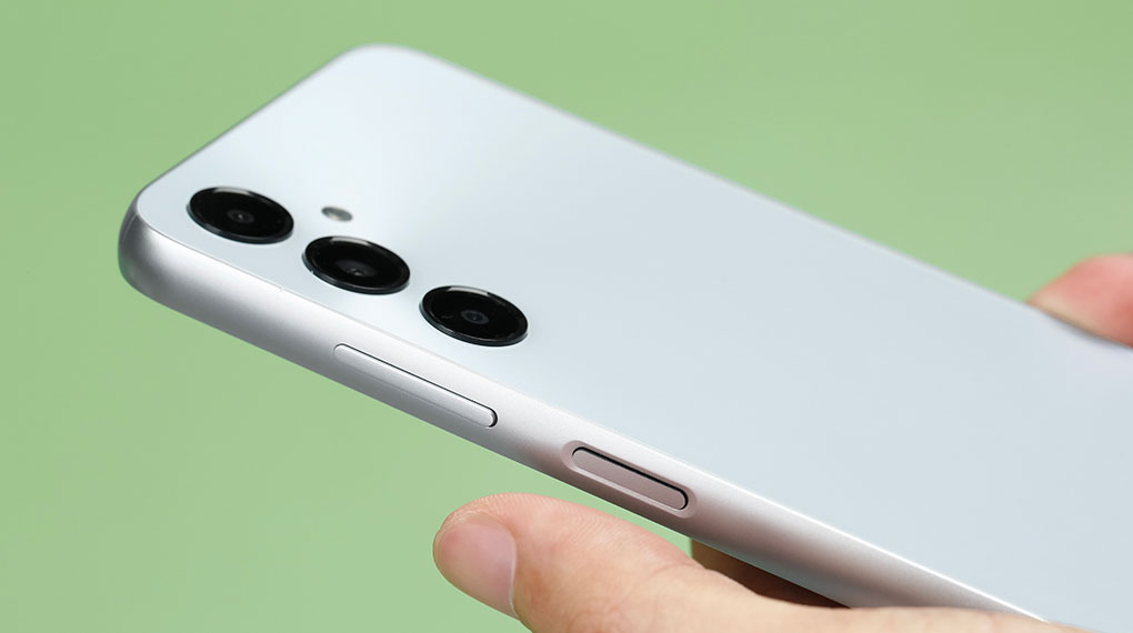 cảm biến v&acirc;n tay t&iacute;ch hợp tr&ecirc;n cạnh viền